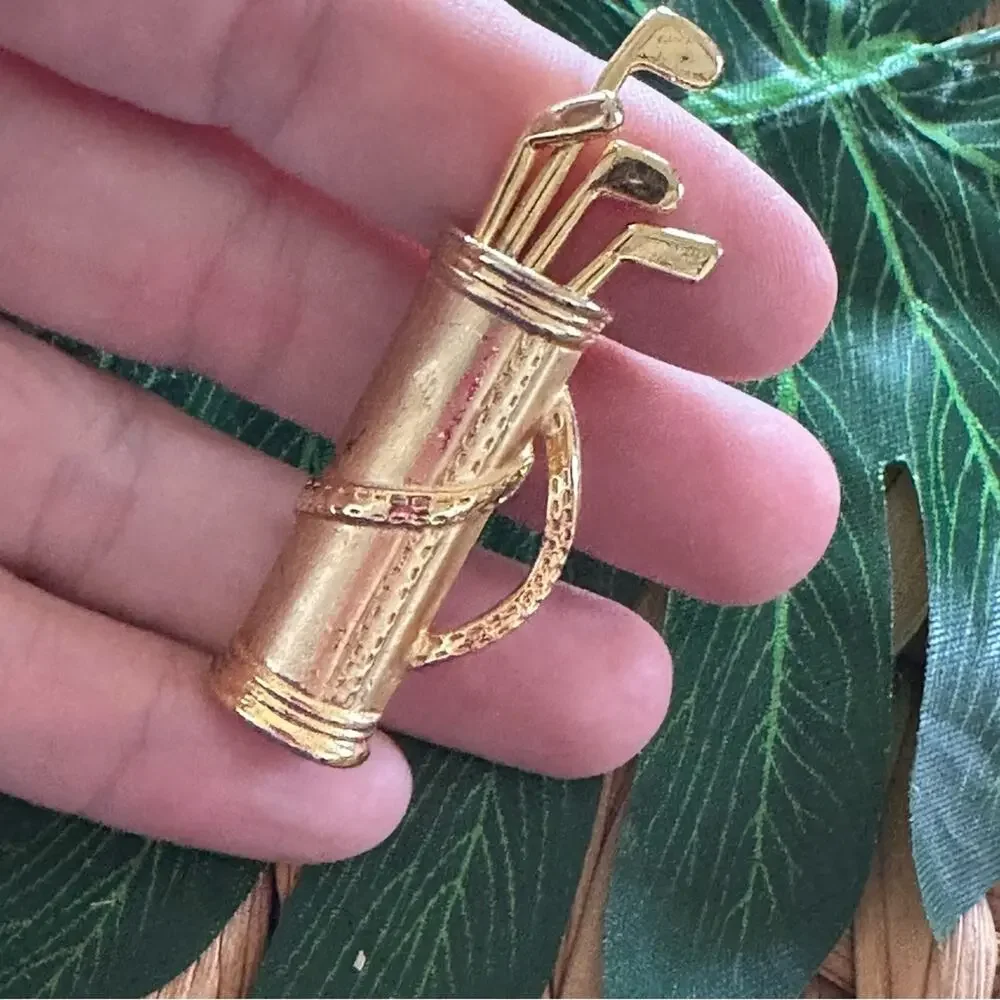 BOGO FREE VTG Golden gold club set pin